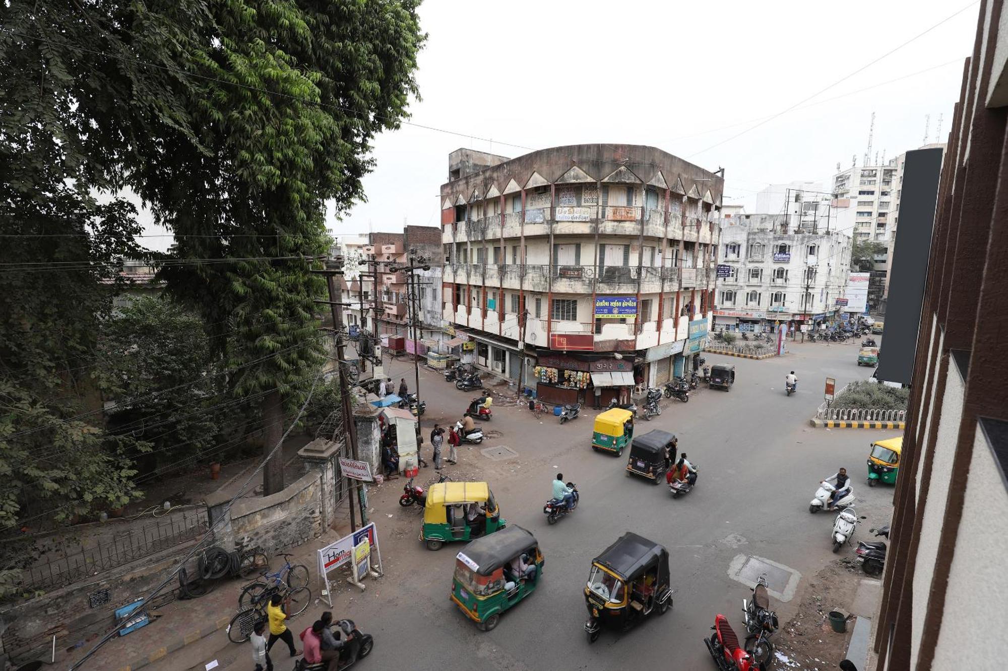 Nova Hotel Star Palace Rajkot Bagian luar foto